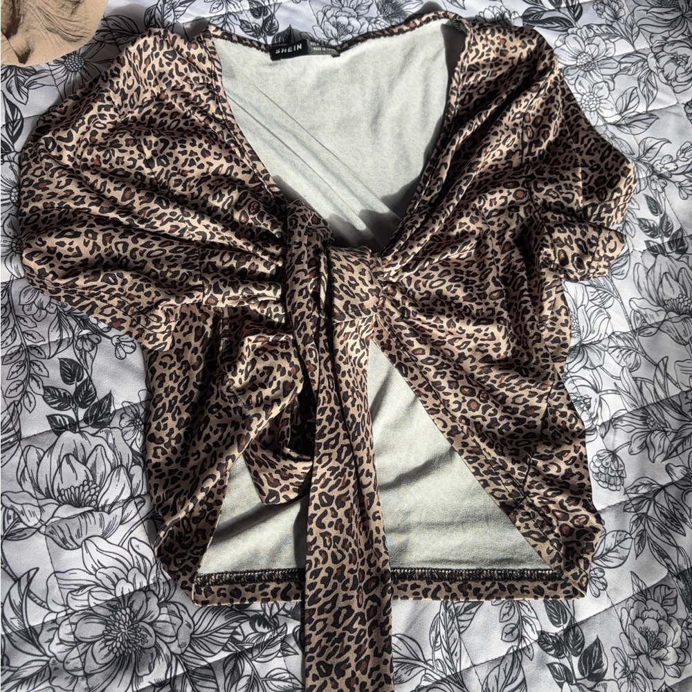 SHEIN Glamour Crop Top